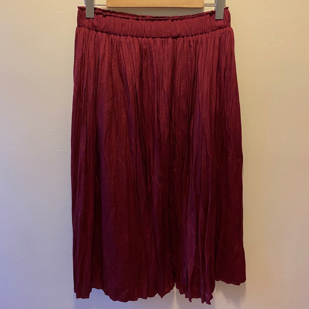 Satin ruby high-waisted midi skirt